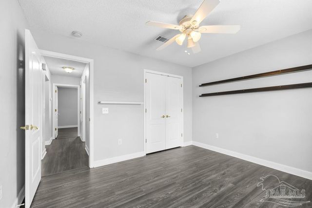 1068 Joaquin Dr, Pensacola, FL 32506