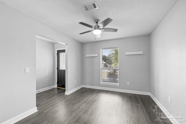 1068 Joaquin Dr, Pensacola, FL 32506