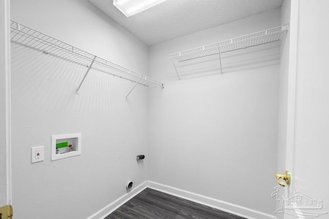 1068 Joaquin Dr, Pensacola, FL 32506