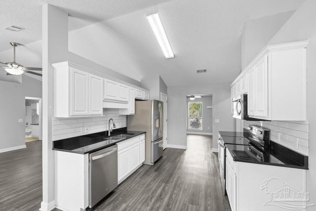 1068 Joaquin Dr, Pensacola, FL 32506