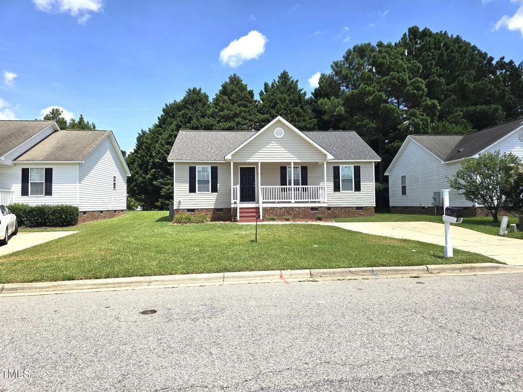 641 Avondale Dr Drive, Clayton, NC 27520