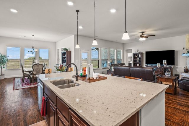 8701 County Road 502, Blue Ridge, TX 75424