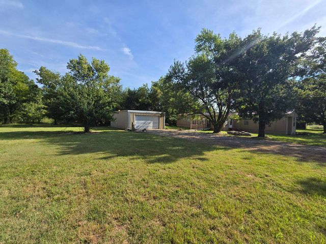 19102 168th Dr, Winfield, KS 67156