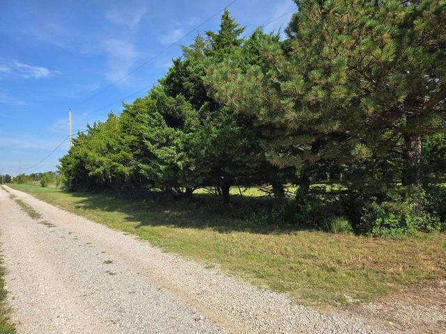 19102 168th Dr, Winfield, KS 67156