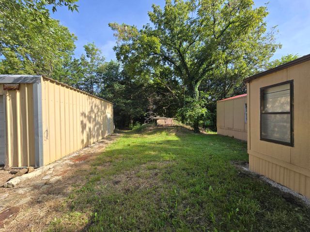 19102 168th Dr, Winfield, KS 67156