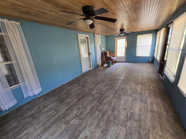 19102 168th Dr, Winfield, KS 67156