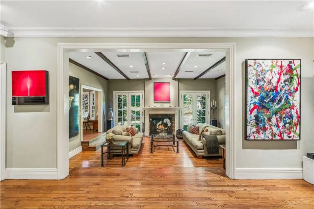 1821 Mandeville Canyon, Los Angeles, CA 90049