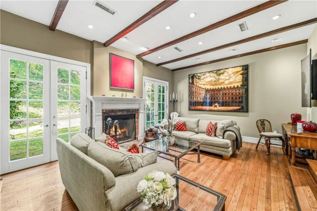 1821 Mandeville Canyon, Los Angeles, CA 90049