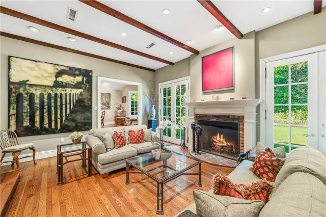 1821 Mandeville Canyon, Los Angeles, CA 90049