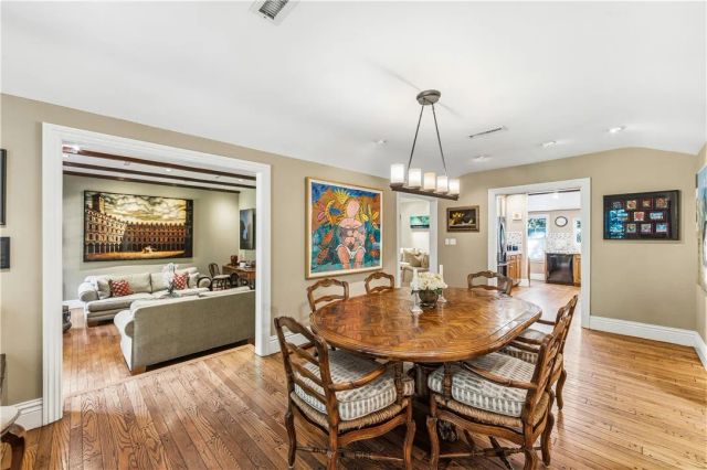 1821 Mandeville Canyon, Los Angeles, CA 90049