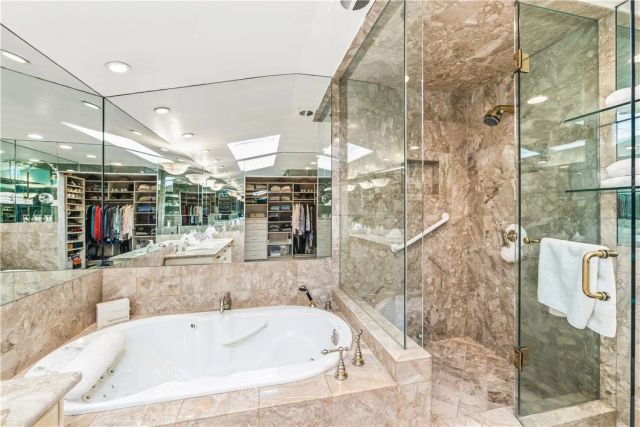 1821 Mandeville Canyon, Los Angeles, CA 90049