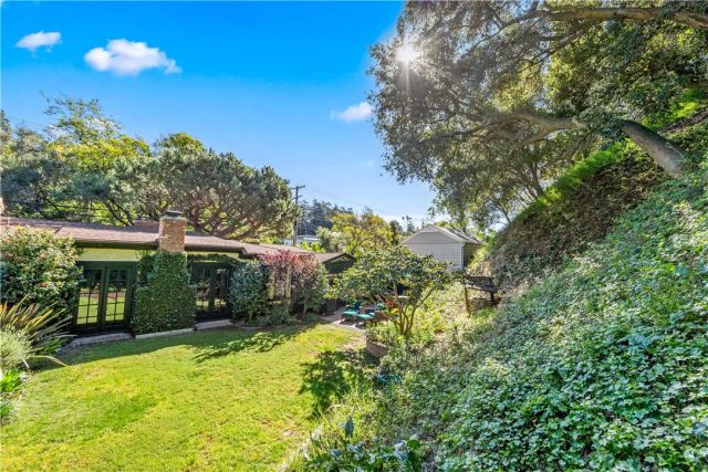 1821 Mandeville Canyon, Los Angeles, CA 90049