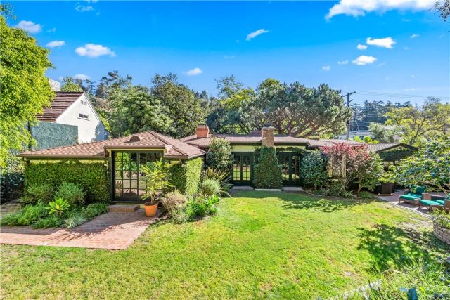 1821 Mandeville Canyon, Los Angeles, CA 90049