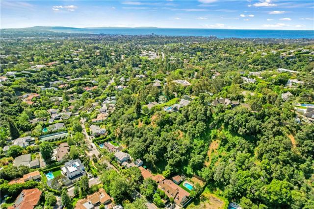 1821 Mandeville Canyon, Los Angeles, CA 90049