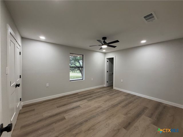 1378 County Road 1045, Lampasas, TX 76550