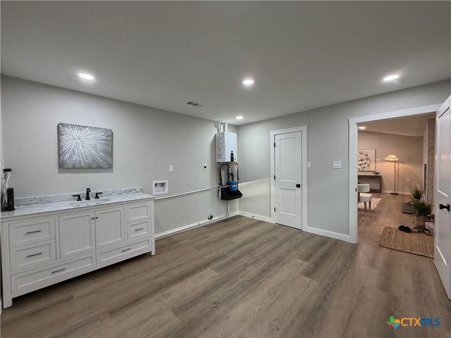 1378 County Road 1045, Lampasas, TX 76550