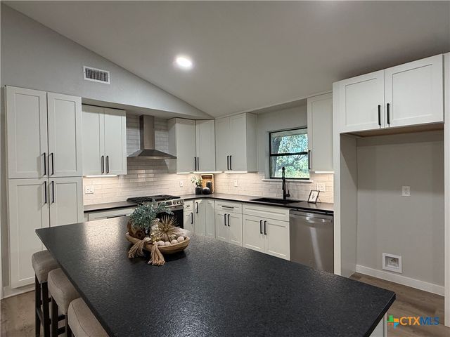 1378 County Road 1045, Lampasas, TX 76550