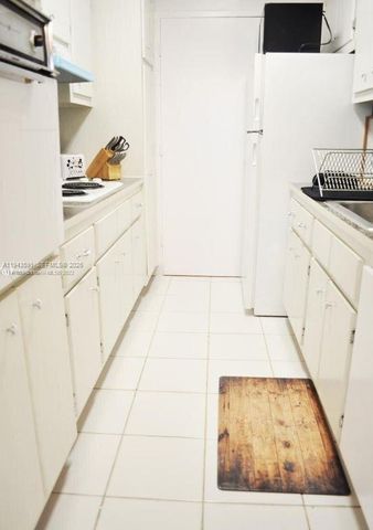 100 Lincoln Rd 522, Miami Beach, FL 33139