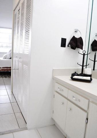 100 Lincoln Rd 522, Miami Beach, FL 33139