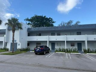 2828 CASITA Way 211, Delray Beach, FL 33445