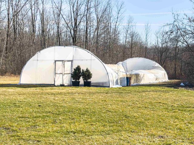 5612 E Remus Road, Mount Pleasant, MI 48858