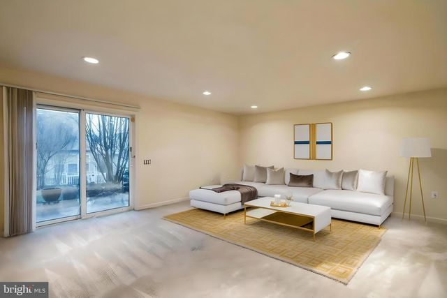 21 BUCHANAN CT, Fredericksburg, VA 22406