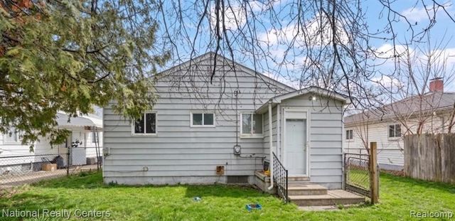 37 E Brooklyn Avenue, Pontiac, MI 48340