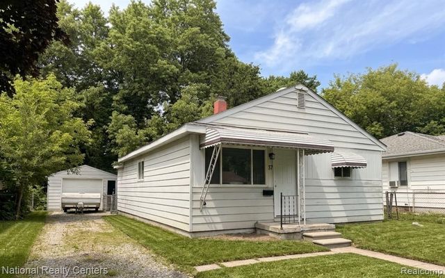 37 E Brooklyn Avenue, Pontiac, MI 48340