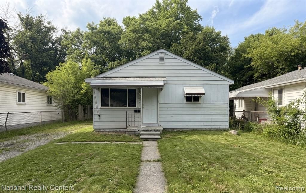 37 E Brooklyn Avenue, Pontiac, MI 48340