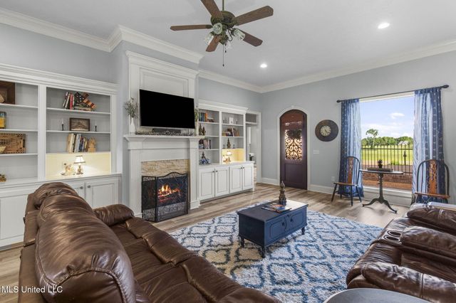 606 Clubhouse Drive, Pearl, MS 39208