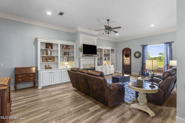 606 Clubhouse Drive, Pearl, MS 39208