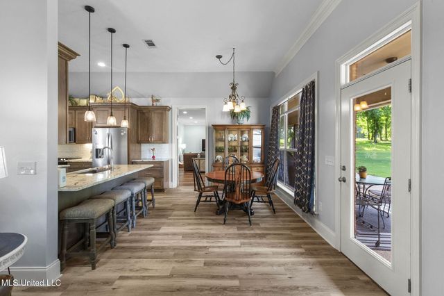 606 Clubhouse Drive, Pearl, MS 39208