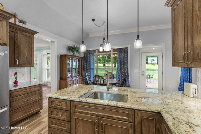 606 Clubhouse Drive, Pearl, MS 39208