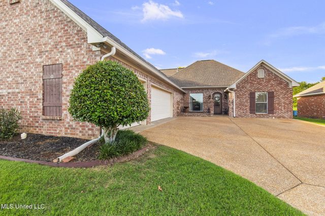 606 Clubhouse Drive, Pearl, MS 39208
