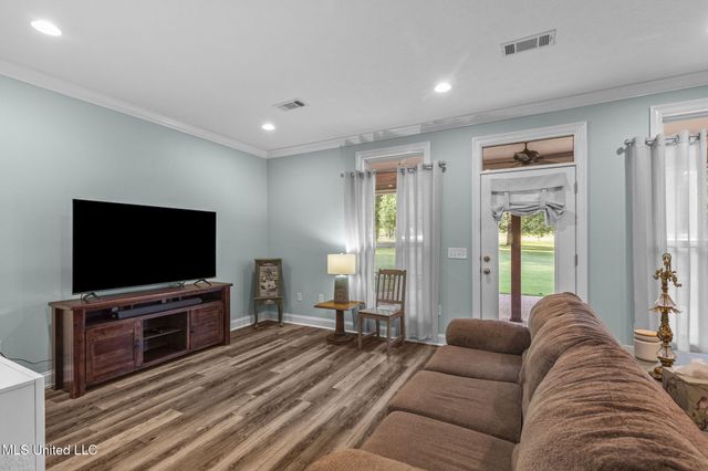 606 Clubhouse Drive, Pearl, MS 39208