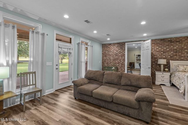 606 Clubhouse Drive, Pearl, MS 39208