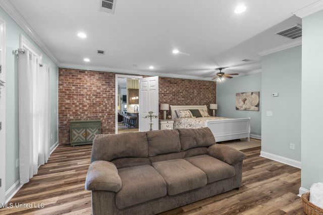 606 Clubhouse Drive, Pearl, MS 39208