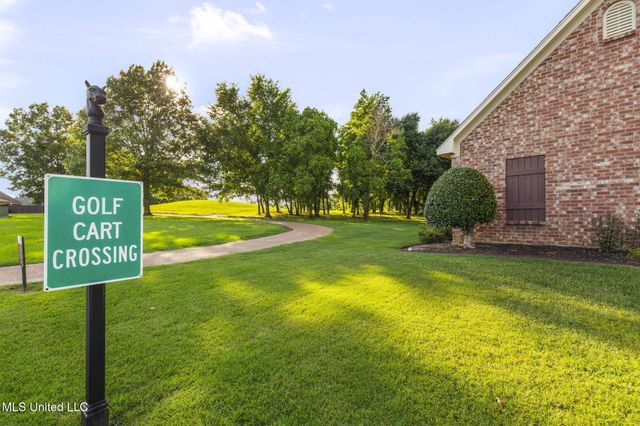 606 Clubhouse Drive, Pearl, MS 39208