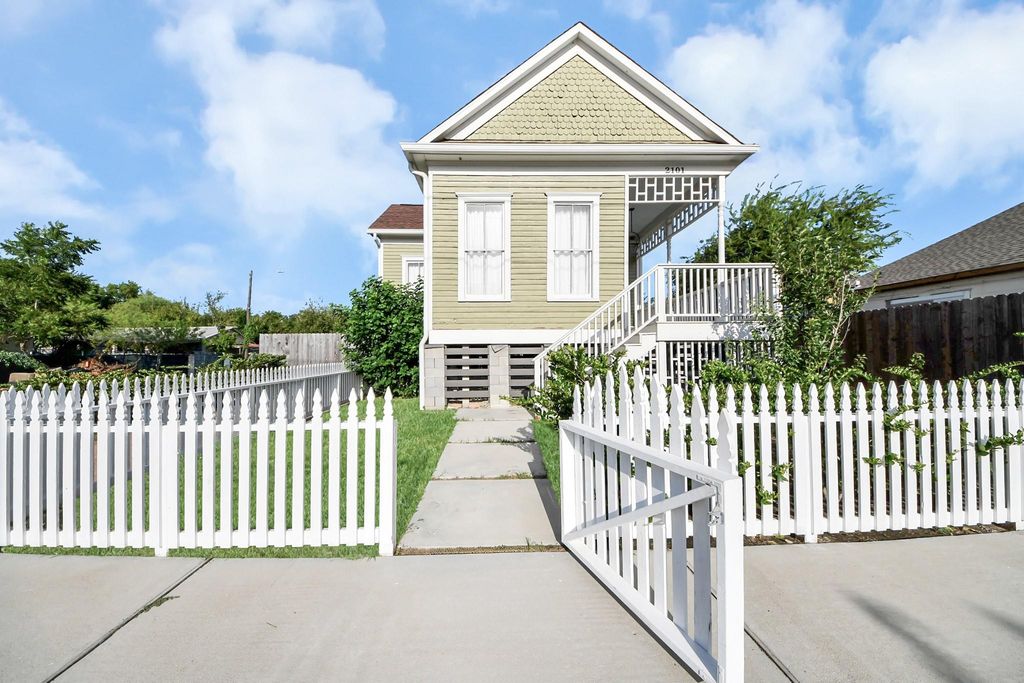 2101 Gregg Street, Houston, TX 77026