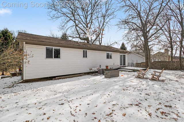 2150 Mapesbury Drive, West Bloomfield Charter Township, MI 48324
