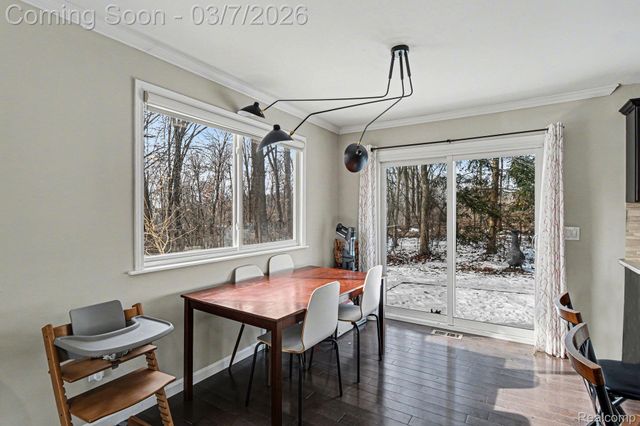 2150 Mapesbury Drive, West Bloomfield Charter Township, MI 48324