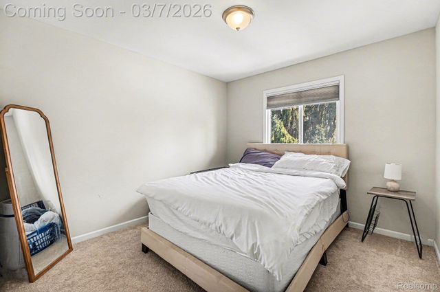 2150 Mapesbury Drive, West Bloomfield Charter Township, MI 48324