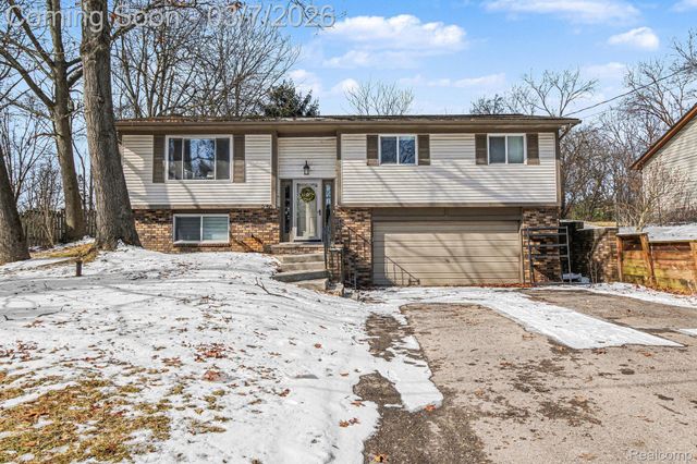 2150 Mapesbury Drive, West Bloomfield Charter Township, MI 48324