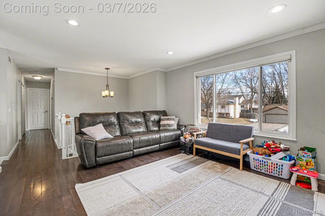 2150 Mapesbury Drive, West Bloomfield Charter Township, MI 48324