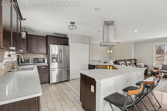 2150 Mapesbury Drive, West Bloomfield Charter Township, MI 48324