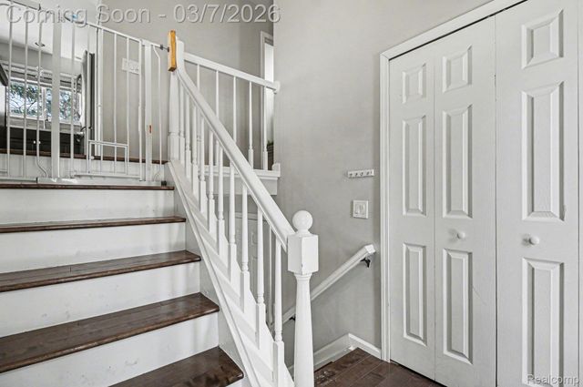 2150 Mapesbury Drive, West Bloomfield Charter Township, MI 48324