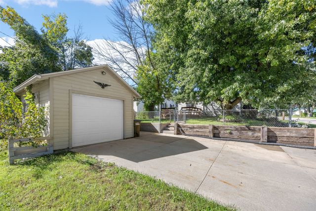 987 20th Street, Marion, IA 52302