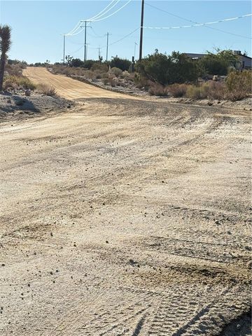 23503 E Avenue Z, Llano, CA 93544