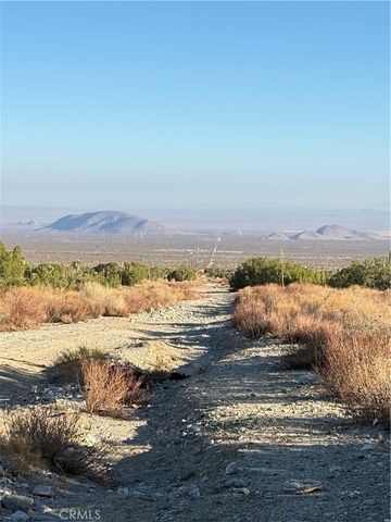 23503 E Avenue Z, Llano, CA 93544