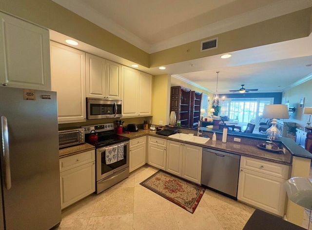 14 W Harbour Isle Dr Drive W 106, Fort Pierce, FL 34949